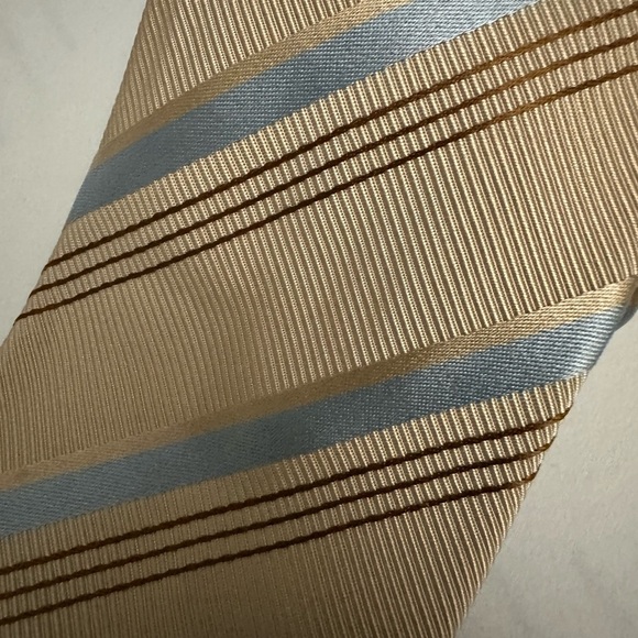 BRIONI Striped Silk Tie - Picture 2 of 5